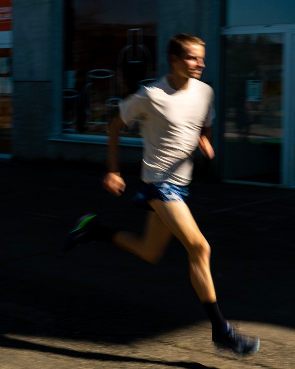 Coureur à l’entraînement sur un plan 10 km